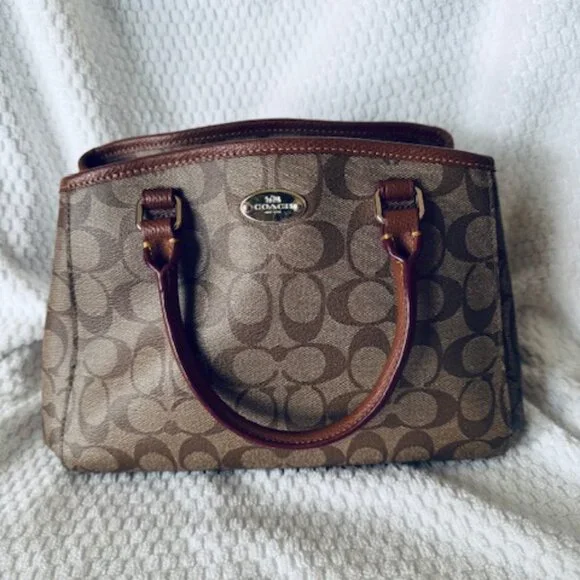 👜 Coach Savannah Small Carryall • Signature Canvas • Used• Classic Crossbody - Picture 8 of 13